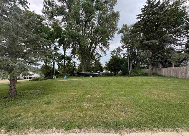 Property at 1019 15th St, Monroe, WI 53566