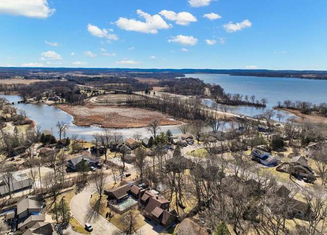 Property at 6208 Indian Mound Dr, Mcfarland, WI 53558, 4 beds, 3.5 baths