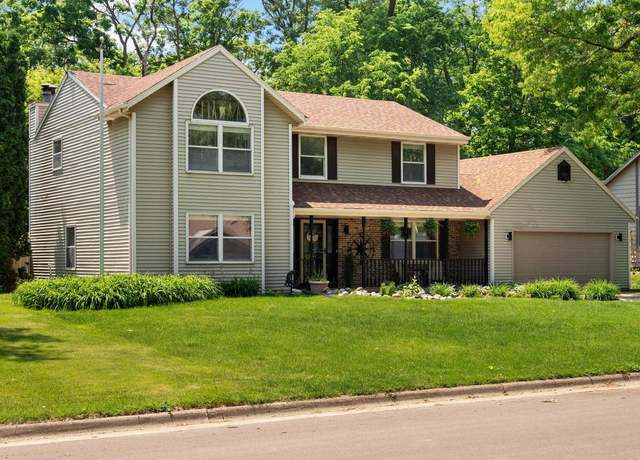 Property at 4205 Fox Hills Dr, Janesville, WI 53546, 4 beds, 2.5 baths