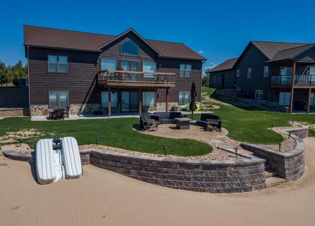 Property at N8657 Lake Cabin Dr, New Lisbon, WI 53950, 5 beds, 3 baths