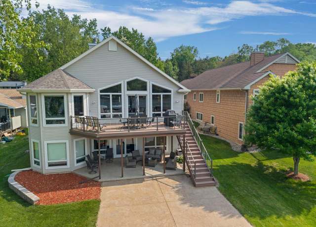 Property at W11342 Red Cedar Dr, Lodi, WI 53555, 5 beds, 4 baths