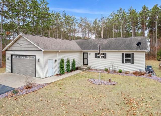 Property at E10325 Forest Rd, Baraboo, WI 53913, 4 beds, 3 baths
