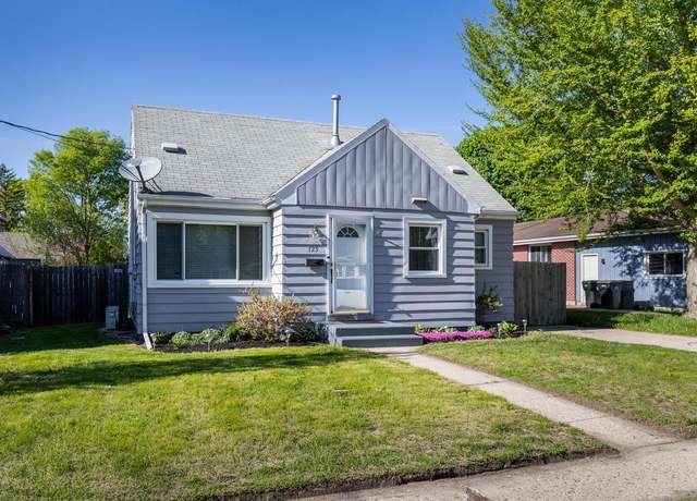 Property at 725 Kenwood Ave, Beloit, WI 53511, 3 beds, 1 bath