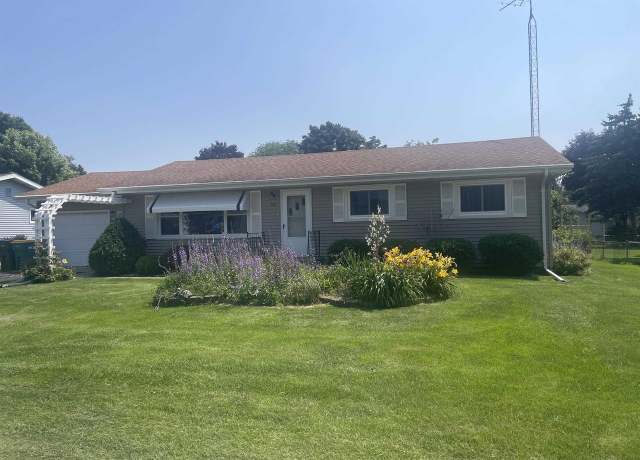 Property at 653 Hamburg St, Ripon, WI 54971, 3 beds, 1 bath