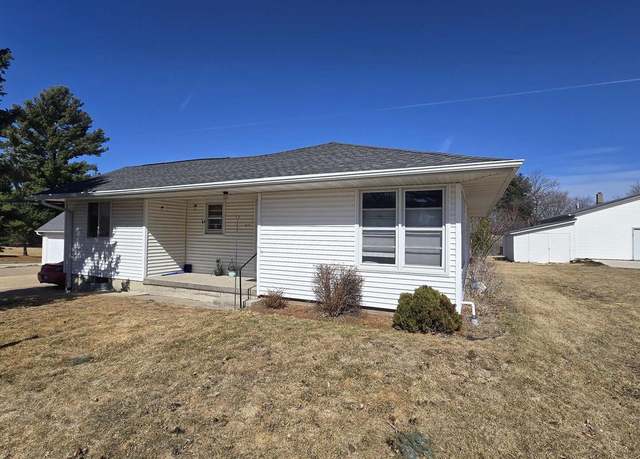 Property at 1073 W Hickory St, Lancaster, WI 53813, 3 beds, 1.5 baths