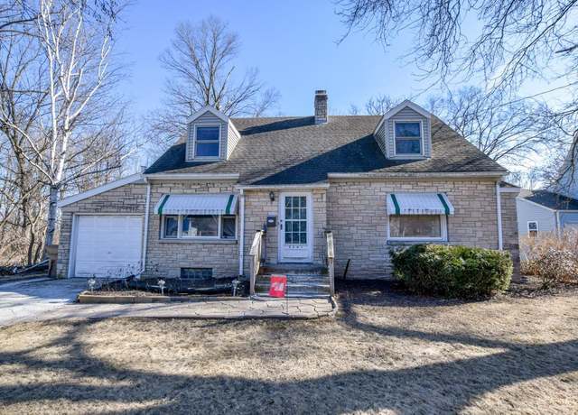 Property at 3541 Nakoma Rd, Madison, WI 53711, 3 beds, 2 baths