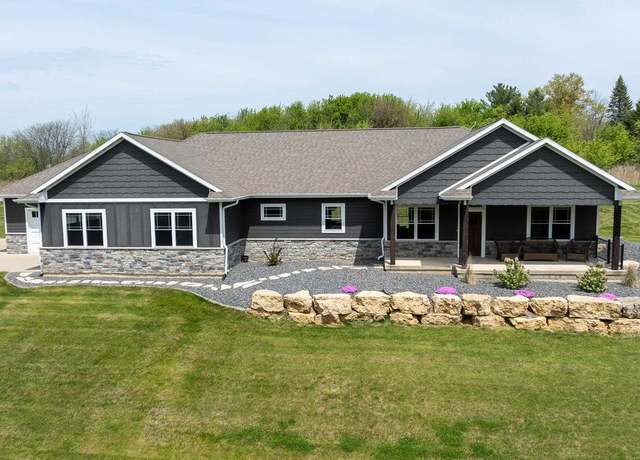 Property at 4190 Bluff Point Ct, Hazel Green, WI 53811, 4 beds, 3.5 baths