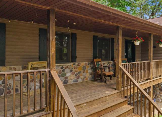 Property at 1132 Apache Ave, Nekoosa, WI 54457, 3 beds, 2 baths