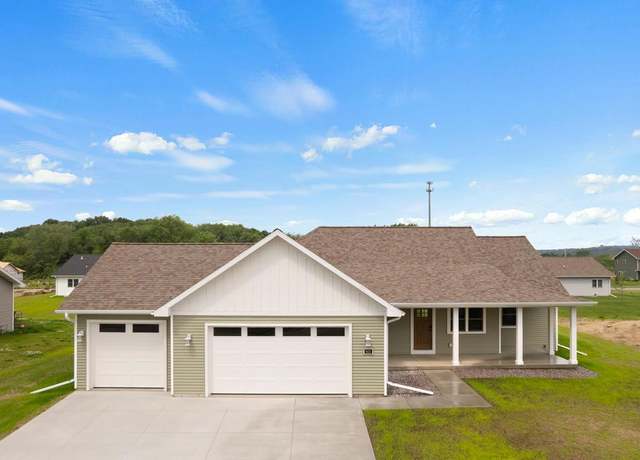 Property at 601 Roosevelt St, Baraboo, WI 53913, 3 beds, 2 baths