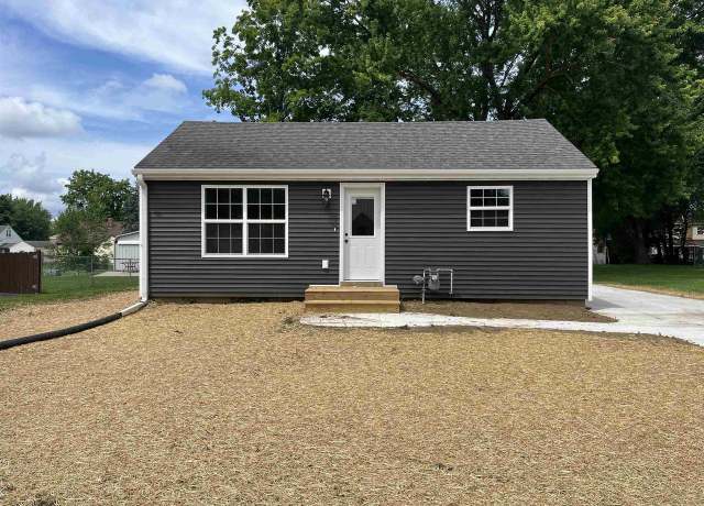 Property at 524 Charles St, Reedsburg, WI 53959, 2 beds, 1 bath