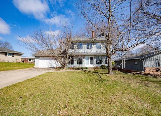 Property at 2918 Mackintosh Dr, Janesville, WI 53548, 3 beds, 2.5 baths