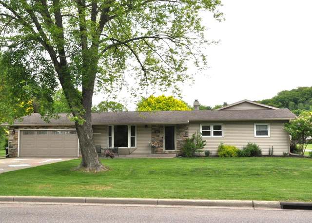 Property at 985 Fairway Cir, Plain, WI 53577, 4 beds, 3 baths