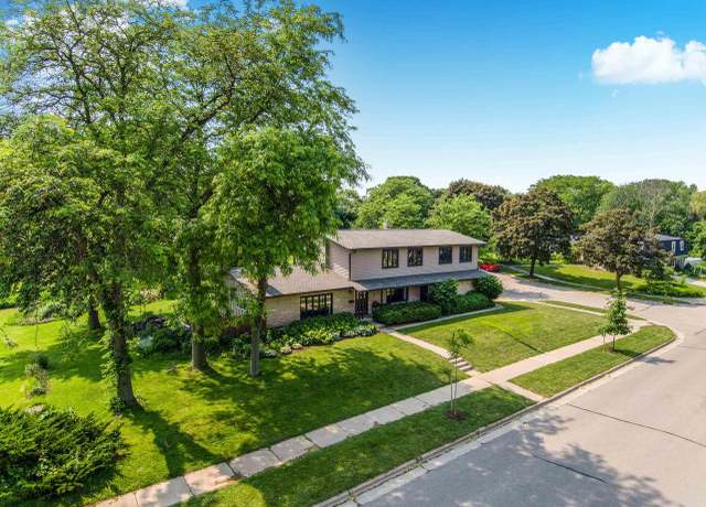 Property at 122 S Yellowstone Dr, Madison, WI 53705, 5 beds, 4 baths