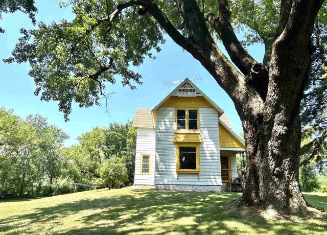 Property at 9867 County Rd E, Tomah, WI 54660, 4 beds, 1 bath
