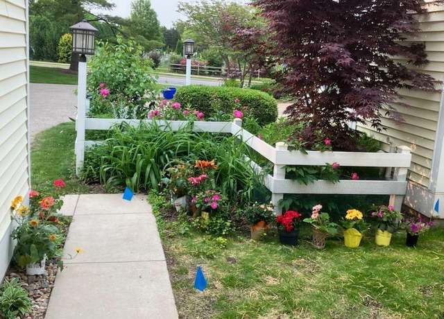 Property at 4 Red Cedar Trl, Madison, WI 53717, 4 beds, 2.5 baths