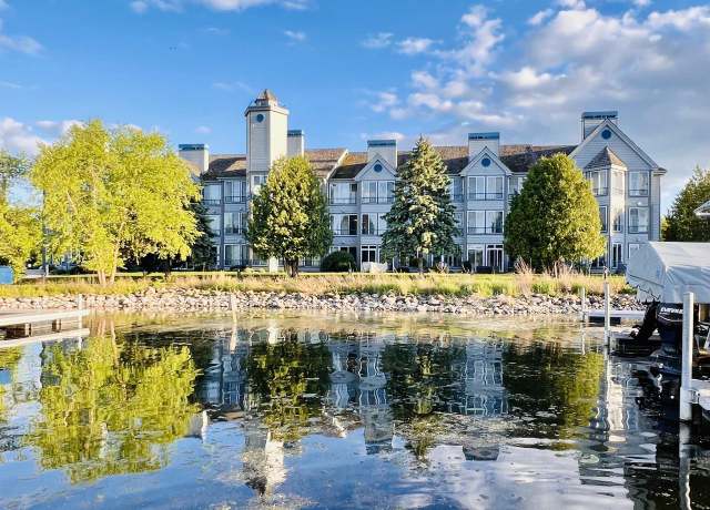 Property at 5375 Mariners Cove Dr #111, Madison, WI 53704, 3 beds, 2.5 baths