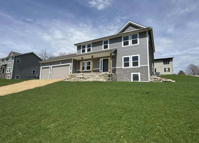 Property at 302 Filardo Ct, Mineral Point, WI 53565, 4 beds, 2.5 baths