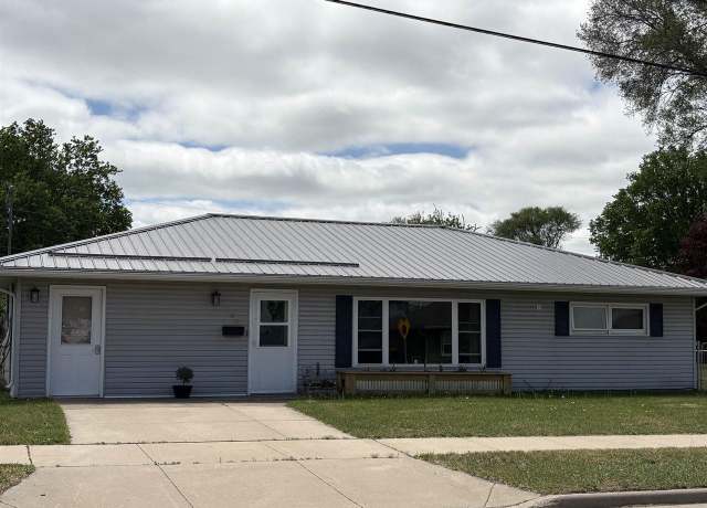 Property at 208 W Prairie Street St, Boscobel, WI 53805, 3 beds, 1 bath