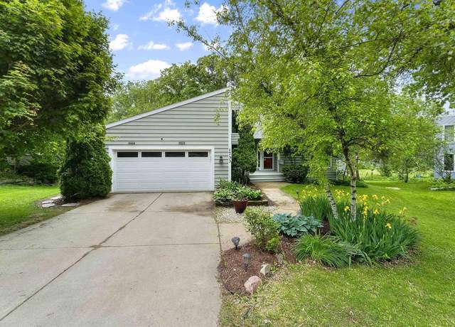 Property at 1733 Camelot Dr, Madison, WI 53705, 5 beds, 4 baths
