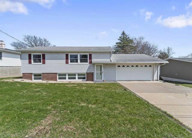 Property at 905 Eastman St, Platteville, WI 53818, 4 beds, 2 baths