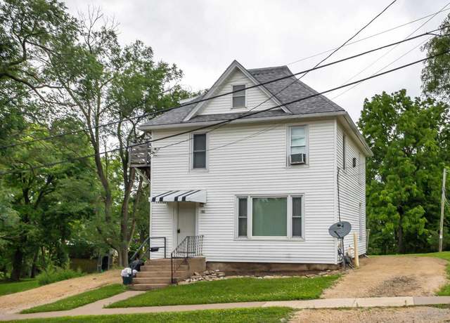 Property at 780 Fremont St, Platteville, WI 53818, 4 beds, 1.5 baths