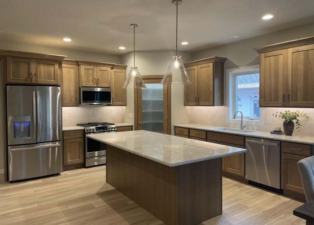 Property at 1010 20th St, Prairie Du Sac, WI 53578, 3 beds, 3 baths