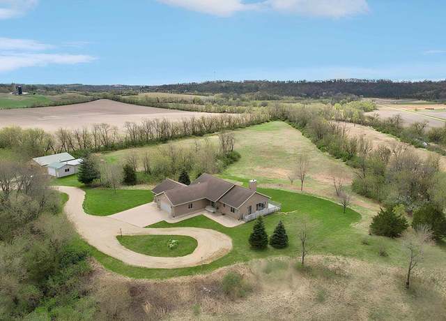 Property at 180 County Road F, Blanchardville, WI 53516, 3 beds, 4 baths