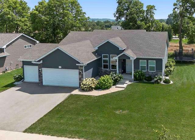 Property at 100 Brooke Dr, Belleville, WI 53508, 3 beds, 2 baths