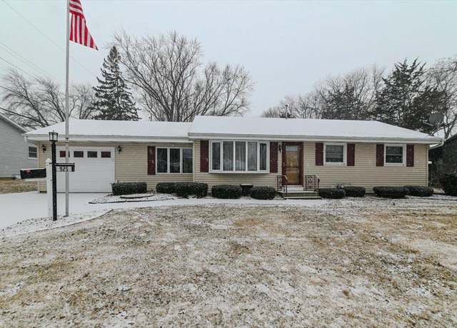 Property at 925 Northland Dr, Madison, WI 53704, 3 beds, 2 baths