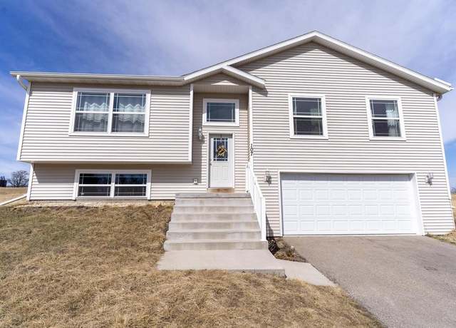 Property at 107 Dexter Dr, Cambria, WI 53923, 3 beds, 2 baths