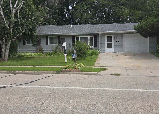 Property at 41 E Vista Blvd, Markesan, WI 53946, 3 beds, 1.5 baths
