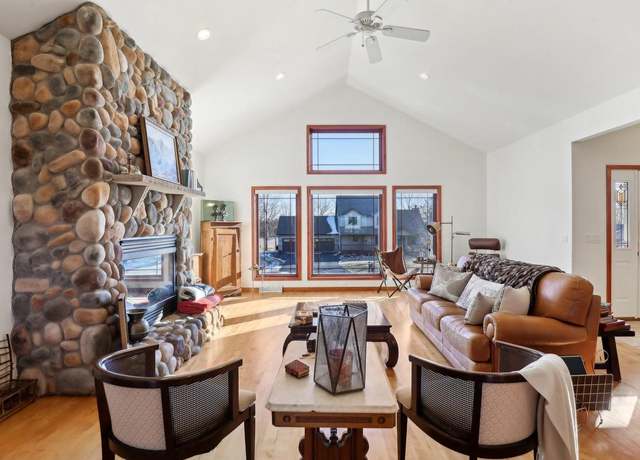 Property at 2743 Brooks Ridge Dr, Sun Prairie, WI 53590, 4 beds, 3.5 baths