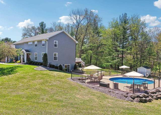 Property at 911 Fawn Ct, Wisconsin Dells, WI 53965, 4 beds, 3.5 baths