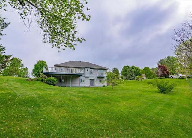 Property at S7635 High Point Dr, Merrimac, WI 53561, 4 beds, 3 baths