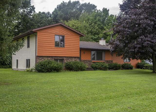 Property at 1981 Circle High Rd, Cottage Grove, WI 53527, 3 beds, 2 baths