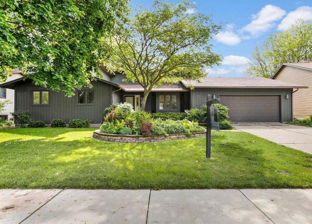 Property at 814 Spahn Dr, Waunakee, WI 53597, 3 beds, 2 baths