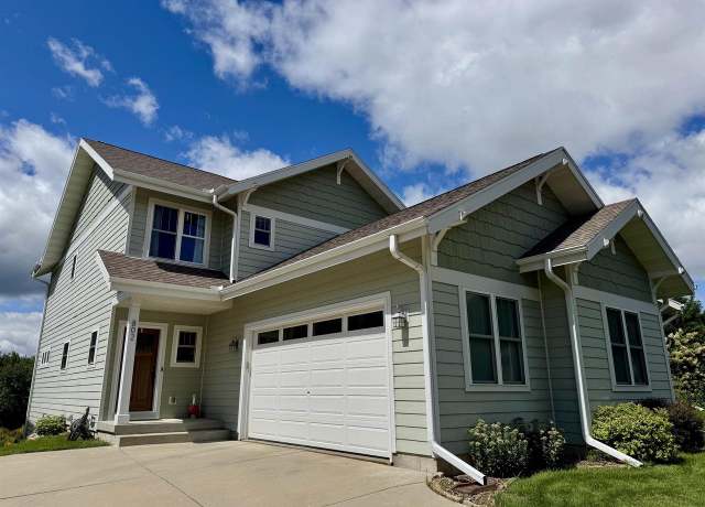 Property at 802 Pine Hill Dr, Verona, WI 53593, 3 beds, 3.5 baths