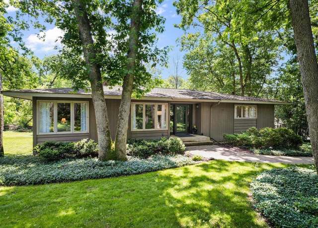 Property at 7100 Applewood Dr, Madison, WI 53719, 4 beds, 2 baths