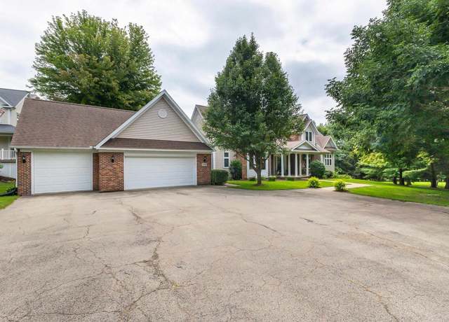 Property at 11325 E Golf View Dr, Galena, IL 61036, 5 beds, 4.5 baths