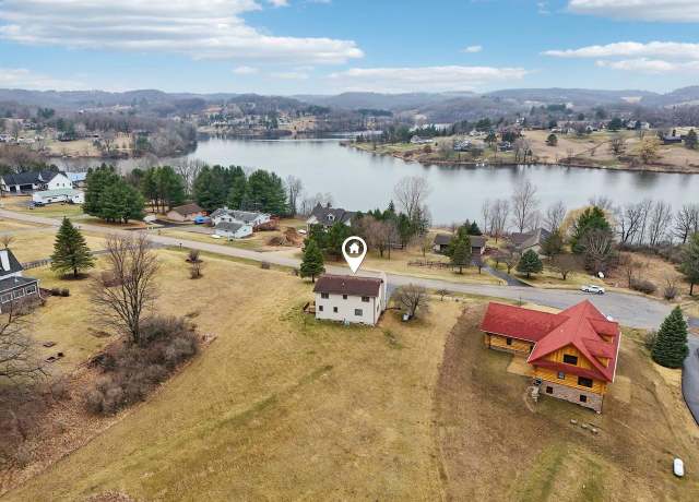 Property at S1210 Remington Dr, La Valle, WI 53941, 3 beds, 3 baths