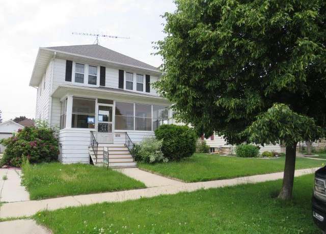 Property at 1015 Wisconsin Ave, North Fond Du Lac, WI 54937, 3 beds, 1 bath