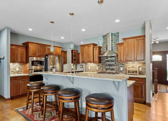 Property at 805 Mourning Dove Dr, Cottage Grove, WI 53527, 5 beds, 3 baths
