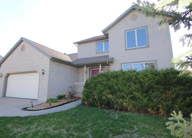 Property at 788 Broadway Dr, Sun Prairie, WI 53590, 3 beds, 2.5 baths