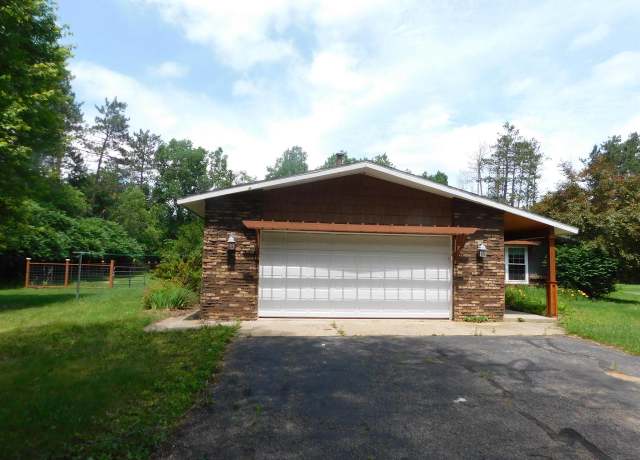 Property at 7431 Grove Ave, Wisconsin Rapids, WI 54494, 3 beds, 2 baths