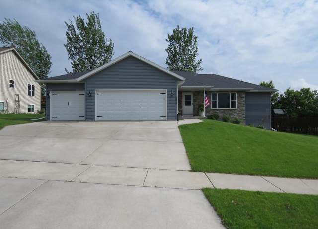 Property at 105 Wilderness Way, Beaver Dam, WI 53916, 3 beds, 2 baths