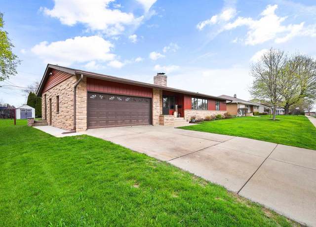 Property at 308 Hoover St, Sun Prairie, WI 53590, 3 beds, 1.5 baths