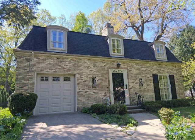 Property at 906 Farwell Dr, Madison, WI 53704, 3 beds, 1.5 baths