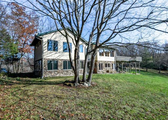 Property at S11407 Badger Rd, Spring Green, WI 53588, 3 beds, 4 baths