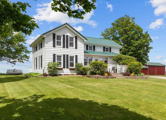 Property at W13491 Reeds Corners Rd, Ripon, WI 54971, 3 beds, 2.5 baths
