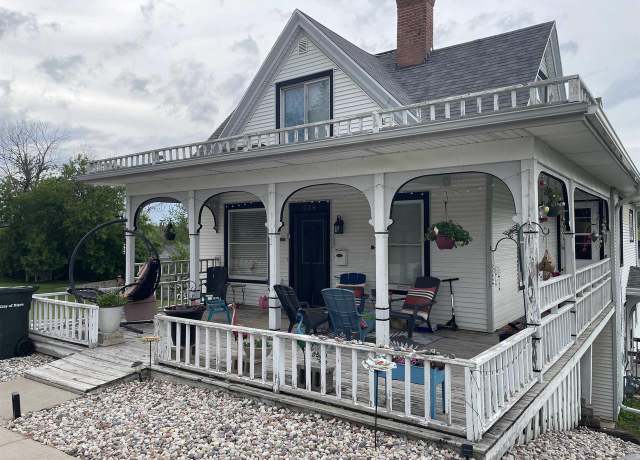 Property at 124 W Jackson St, Ripon, WI 54971, 4 beds, 2 baths